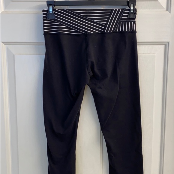 Lululemon Wunder Under leggings- REVERSIBLE! - Picture 4 of 7